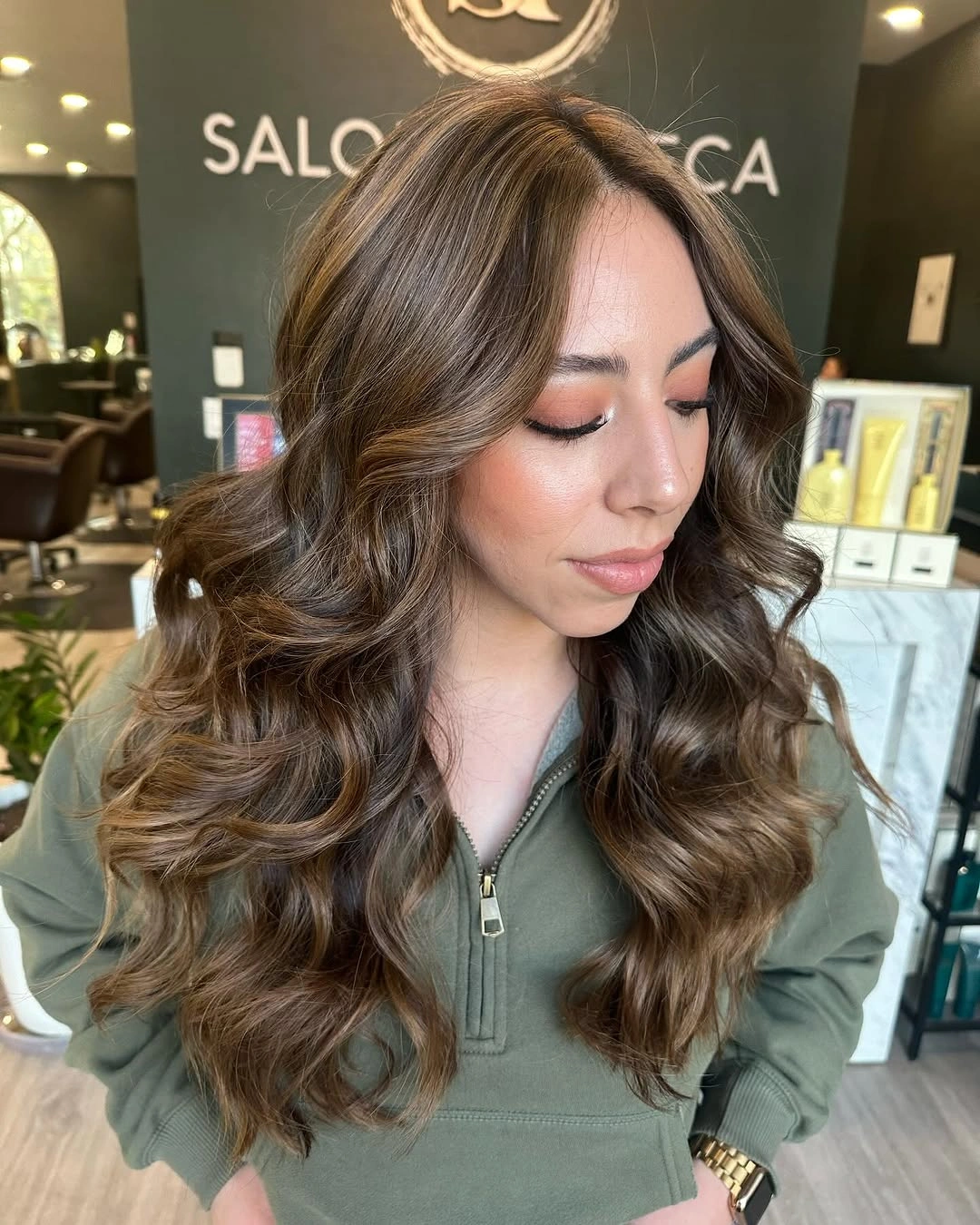 full head babylights blonde on brown hair Golden Face-Framing Babylights With Soft Hollywood Waves