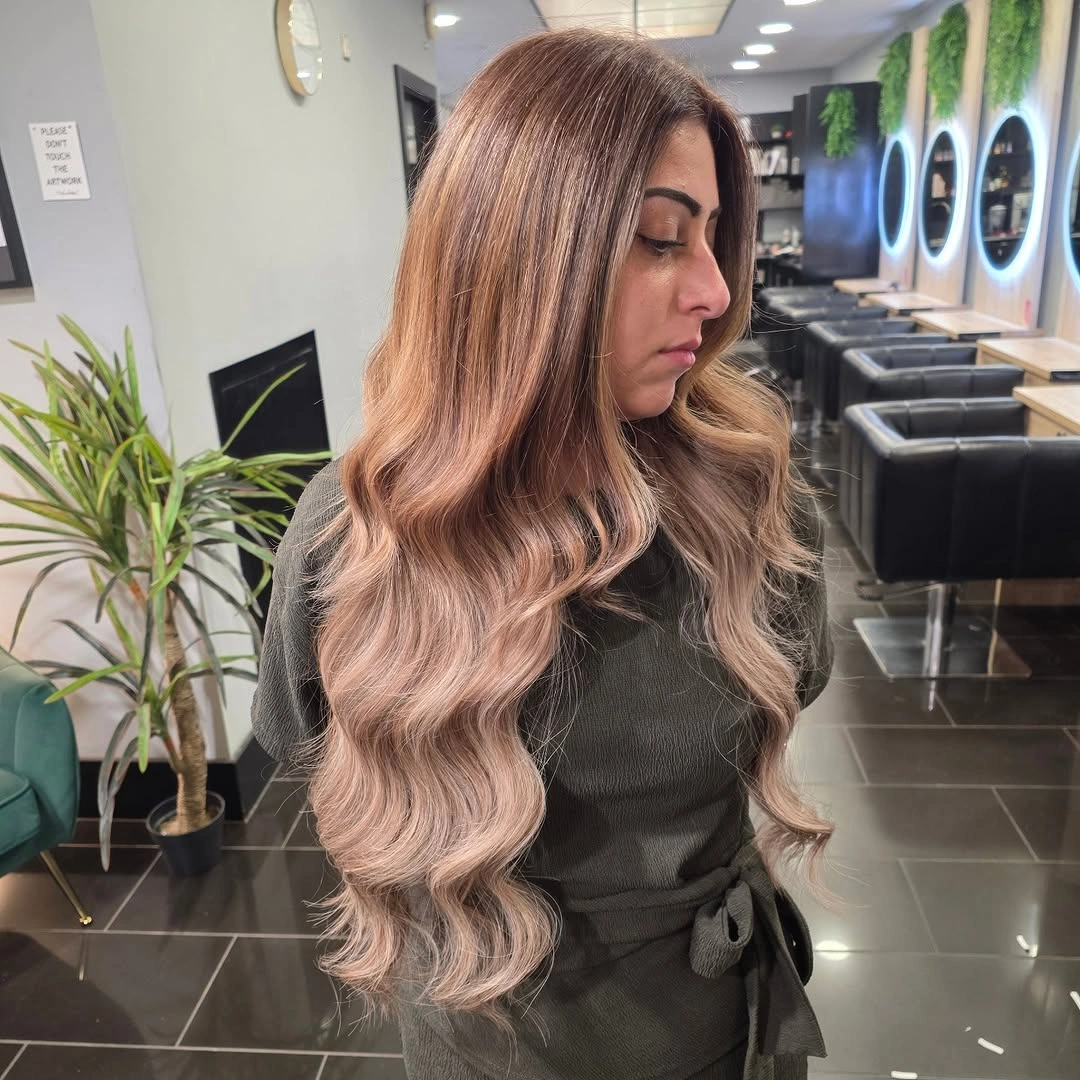 heatless curls hairstyle Face-Framing Champagne Waves for Everyday Elegance