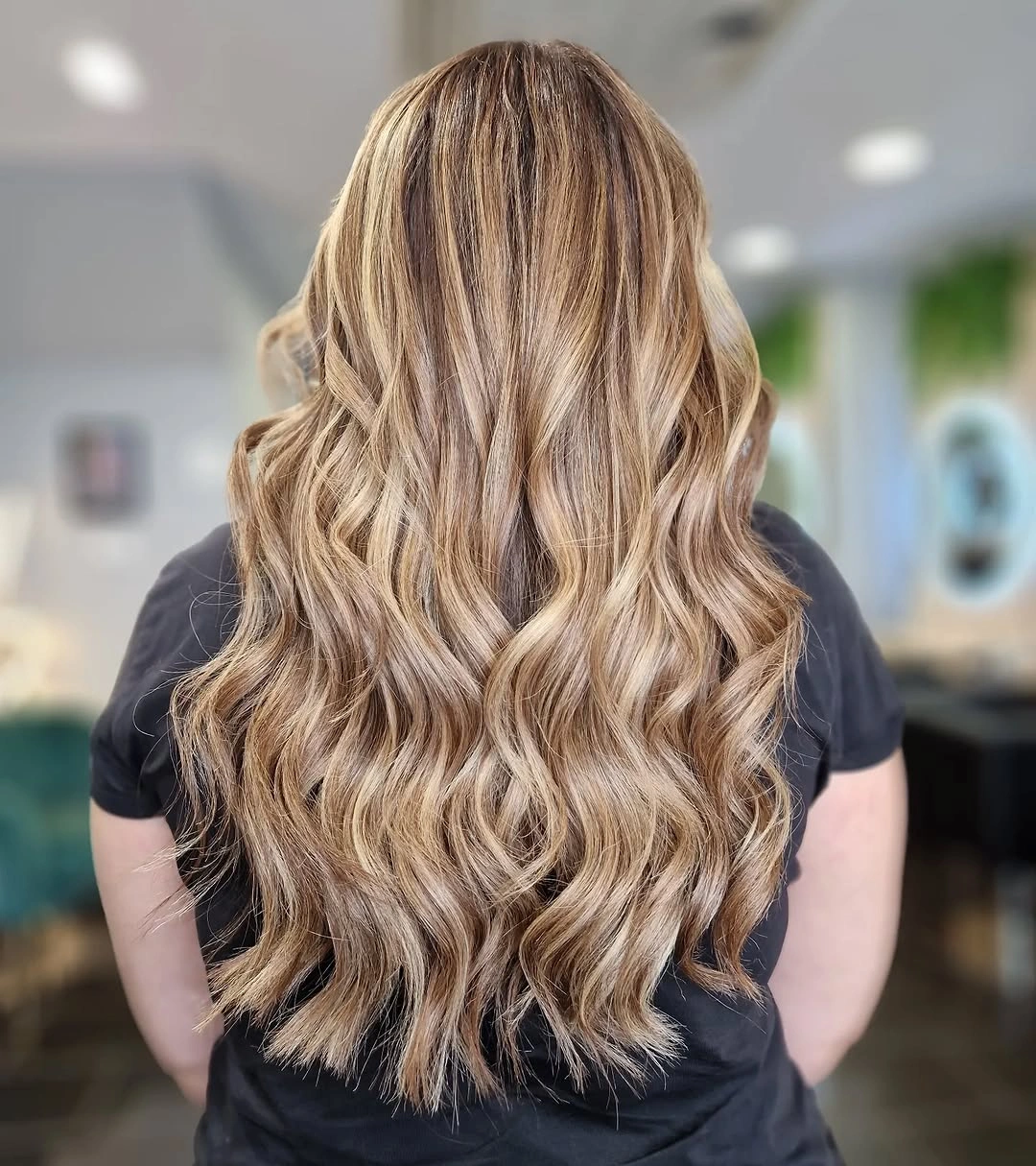 heatless curls hairstyle Cool Beige Balayage Waves Full of Natural Dimension