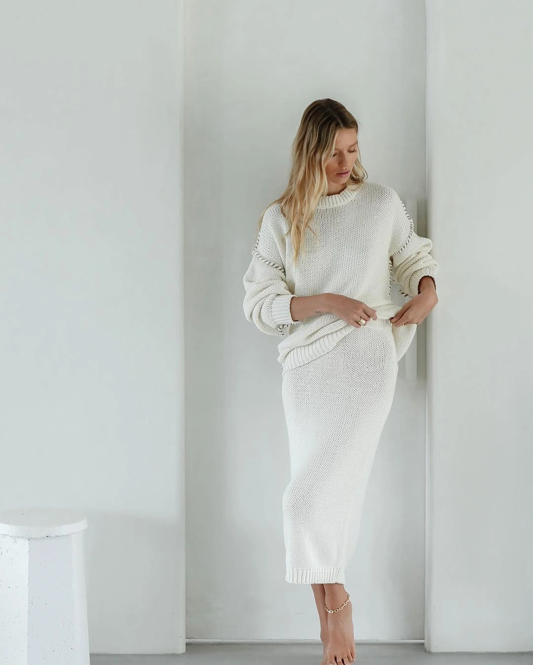 knit skirt outfits fall 2026 White Knit Skirt Set With A Relaxed Oversized Sweater