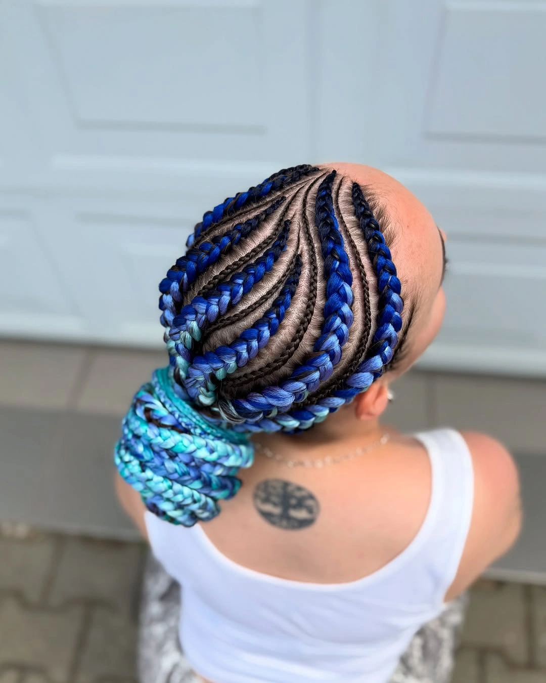 lemonade braid hairstyle Ocean-Inspired Lemonade Braids With Blue Gradient Extensions