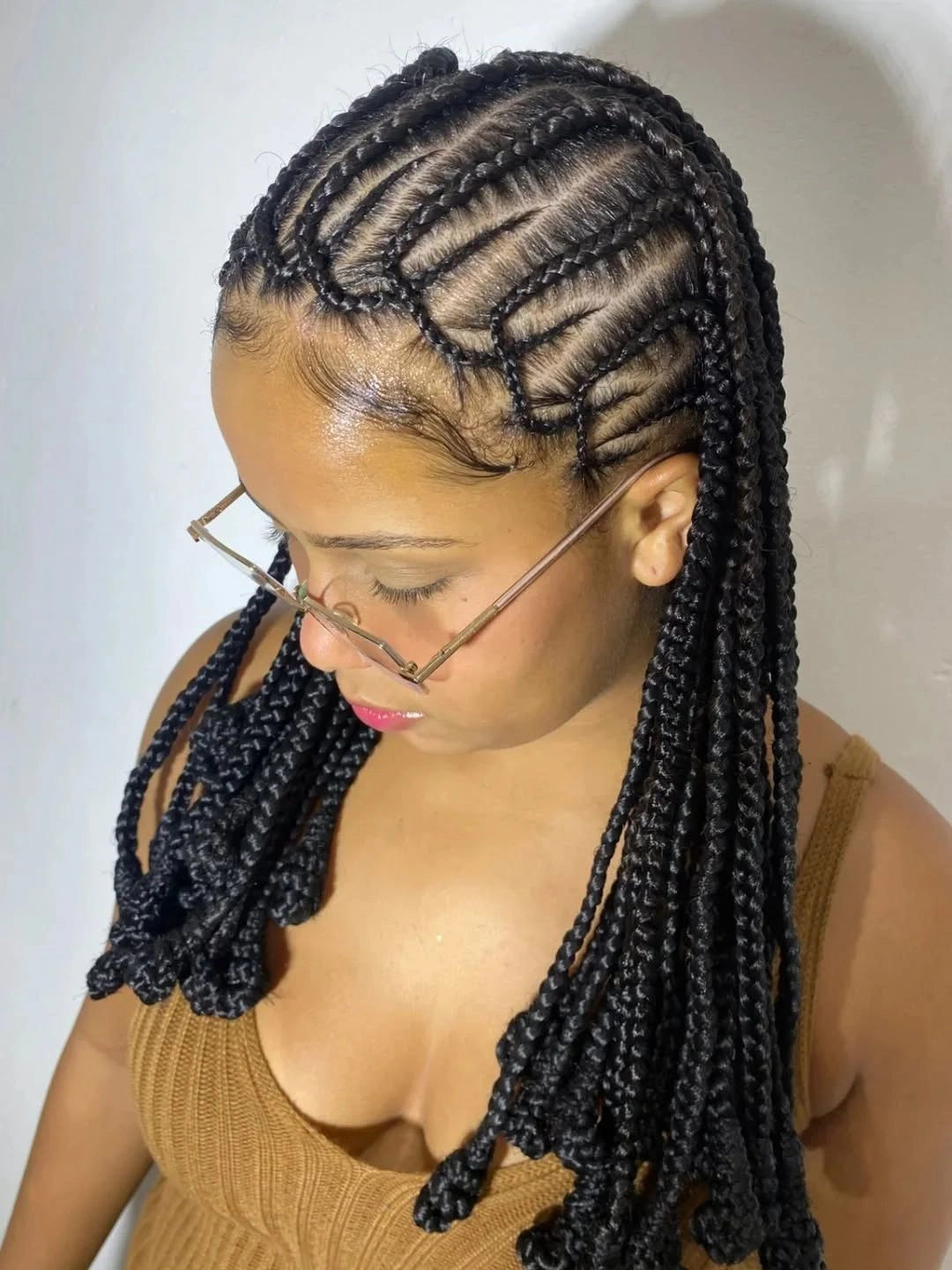 lemonade braid hairstyle Classic Medium Lemonade Braids With Soft Curved Stitch Parts
