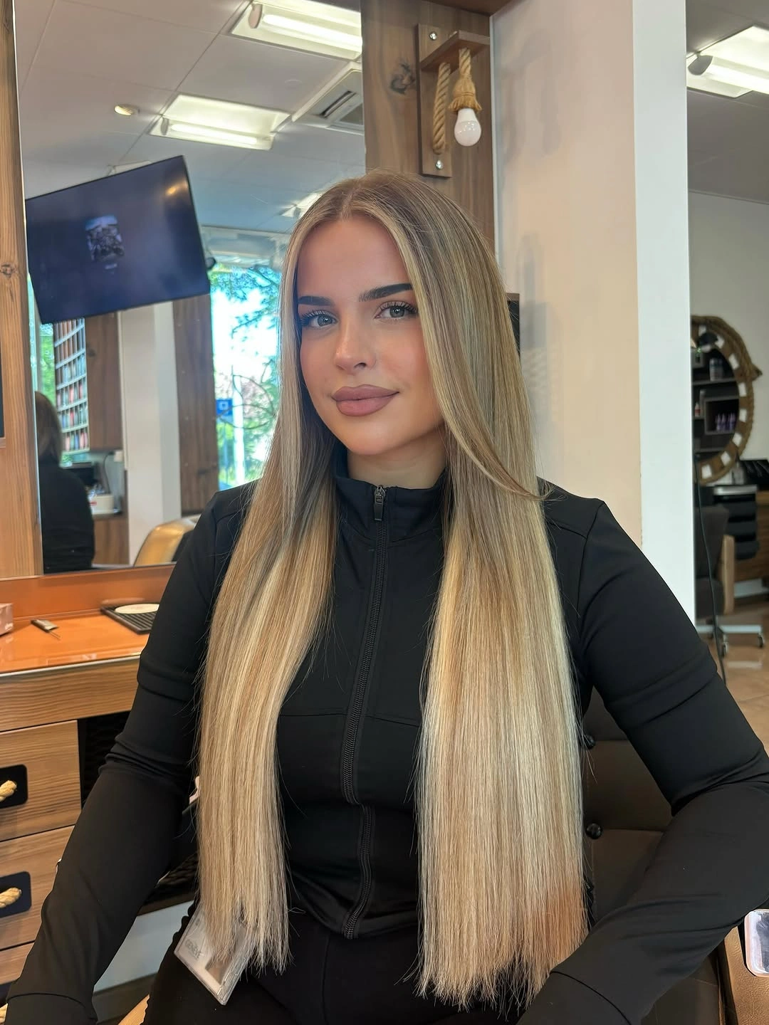 September hairstyles ideas 2026 Extra-Long Straight Blonde With A Darker Root