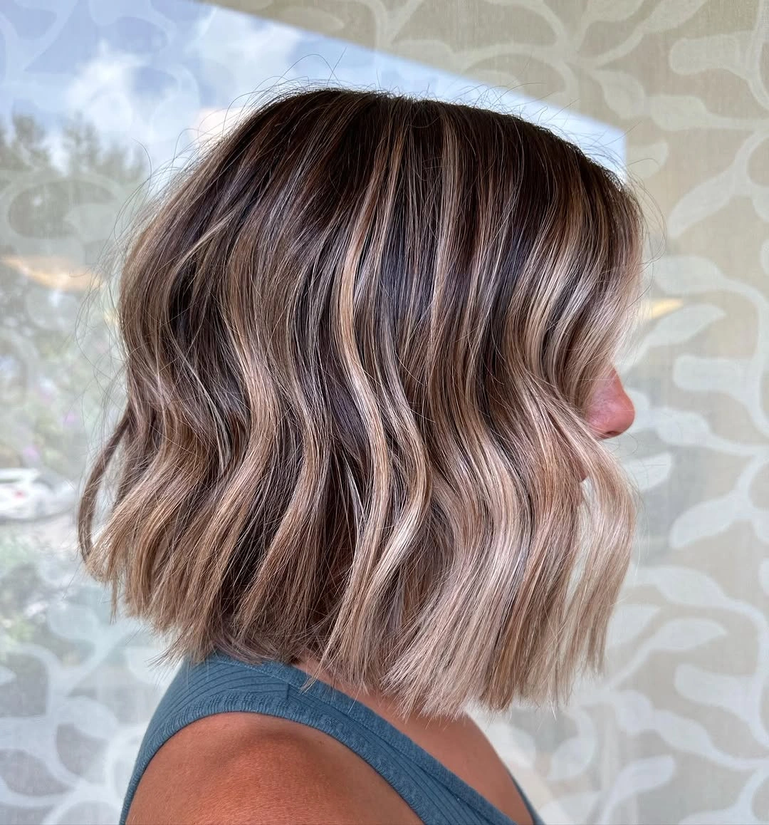 September hairstyles ideas 2026 Highlighted Wavy Bob With Root Depth