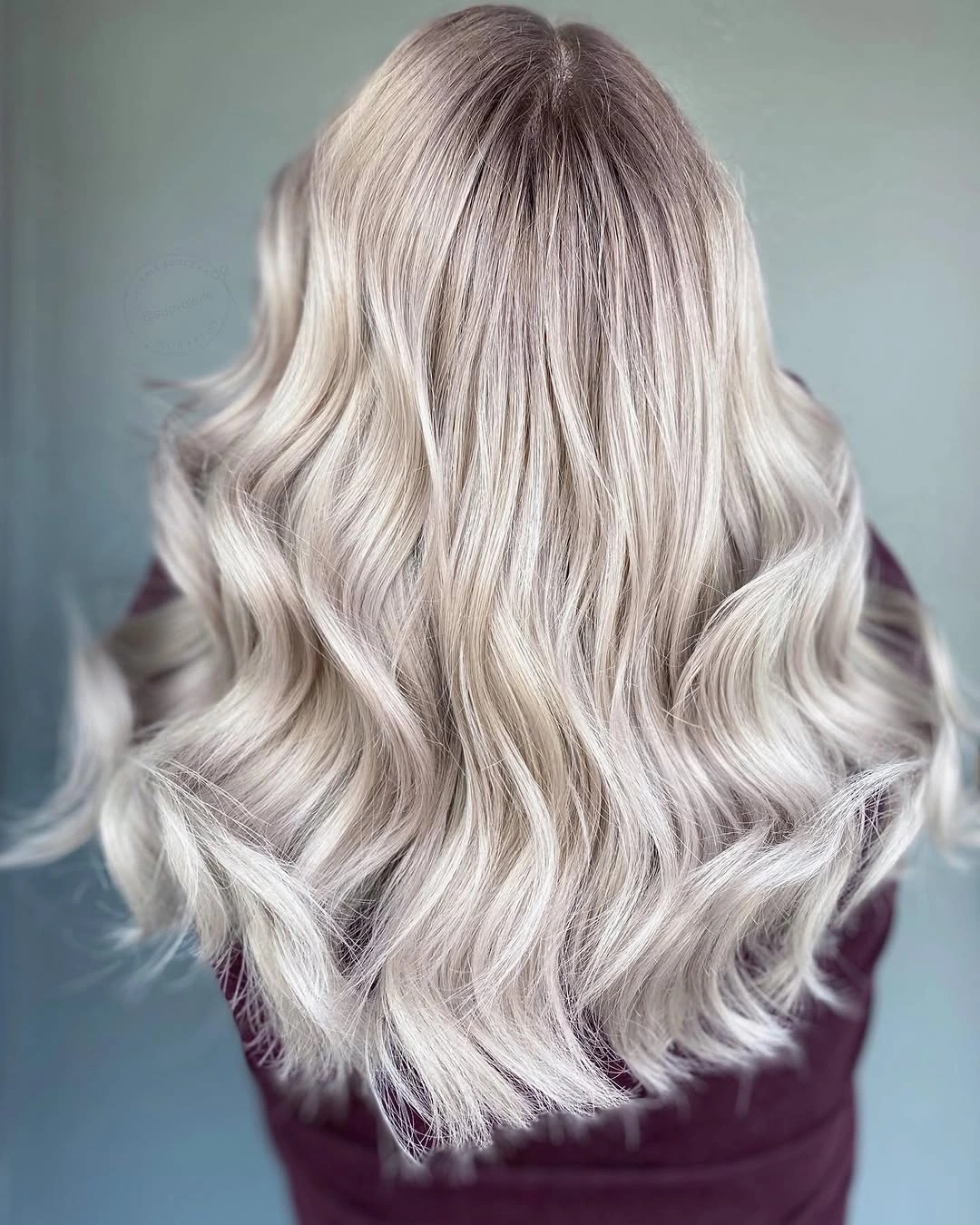 September hairstyles ideas 2026 Pearl Blonde Waves With Rounded Ends