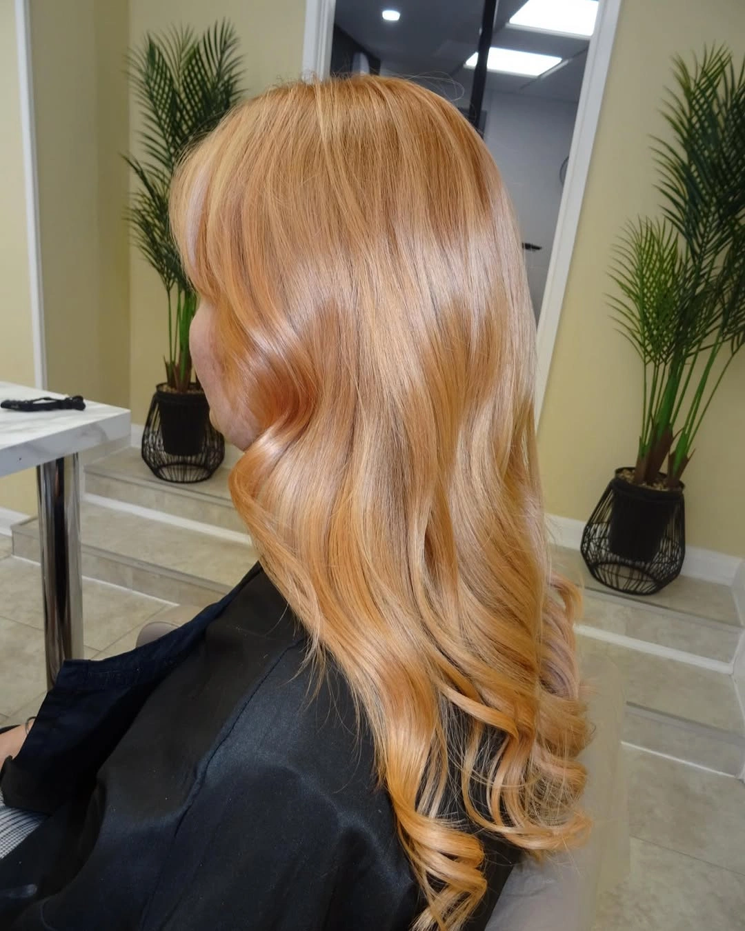 September hairstyles ideas 2026 Strawberry Blonde Layers With Soft Waves