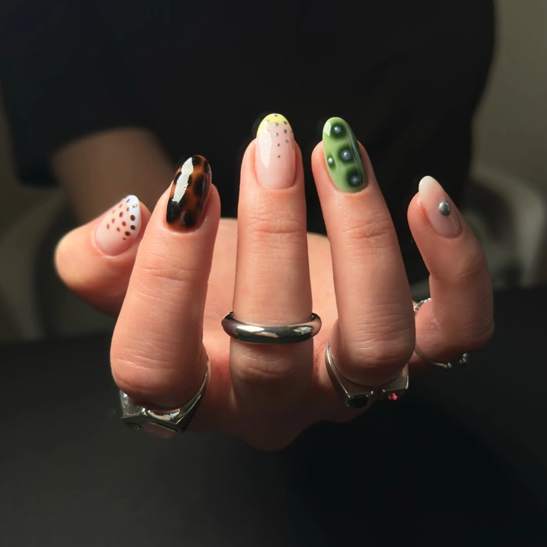 September nail designs 2026 Autumn Mixed Short Nails With Green Dots
