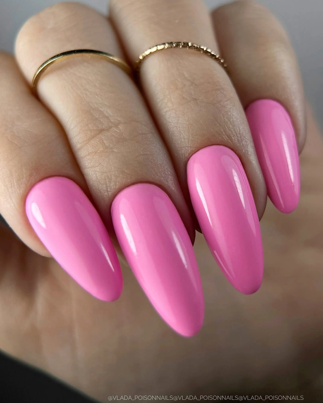 September nails color 2026 Bubblegum Pink Glossy Almond Nails