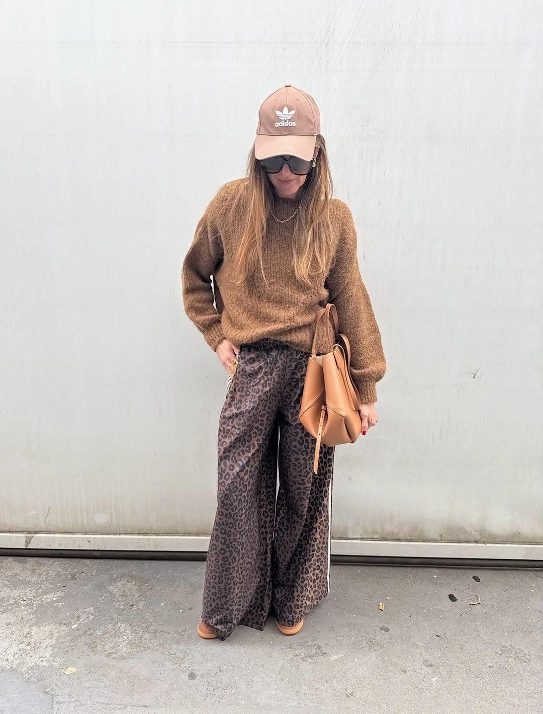 September outfits ideas 2026 Brown Sweater With Flowing Printed Trousers