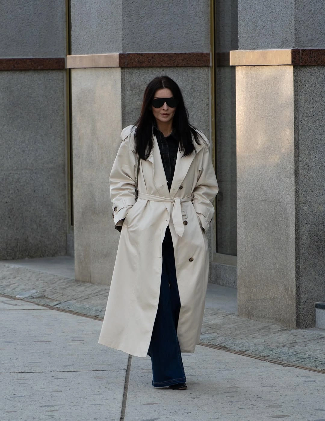 Trench coat fall outfits 2026 Modern Cream Trench Coat With Dark Fall Layers