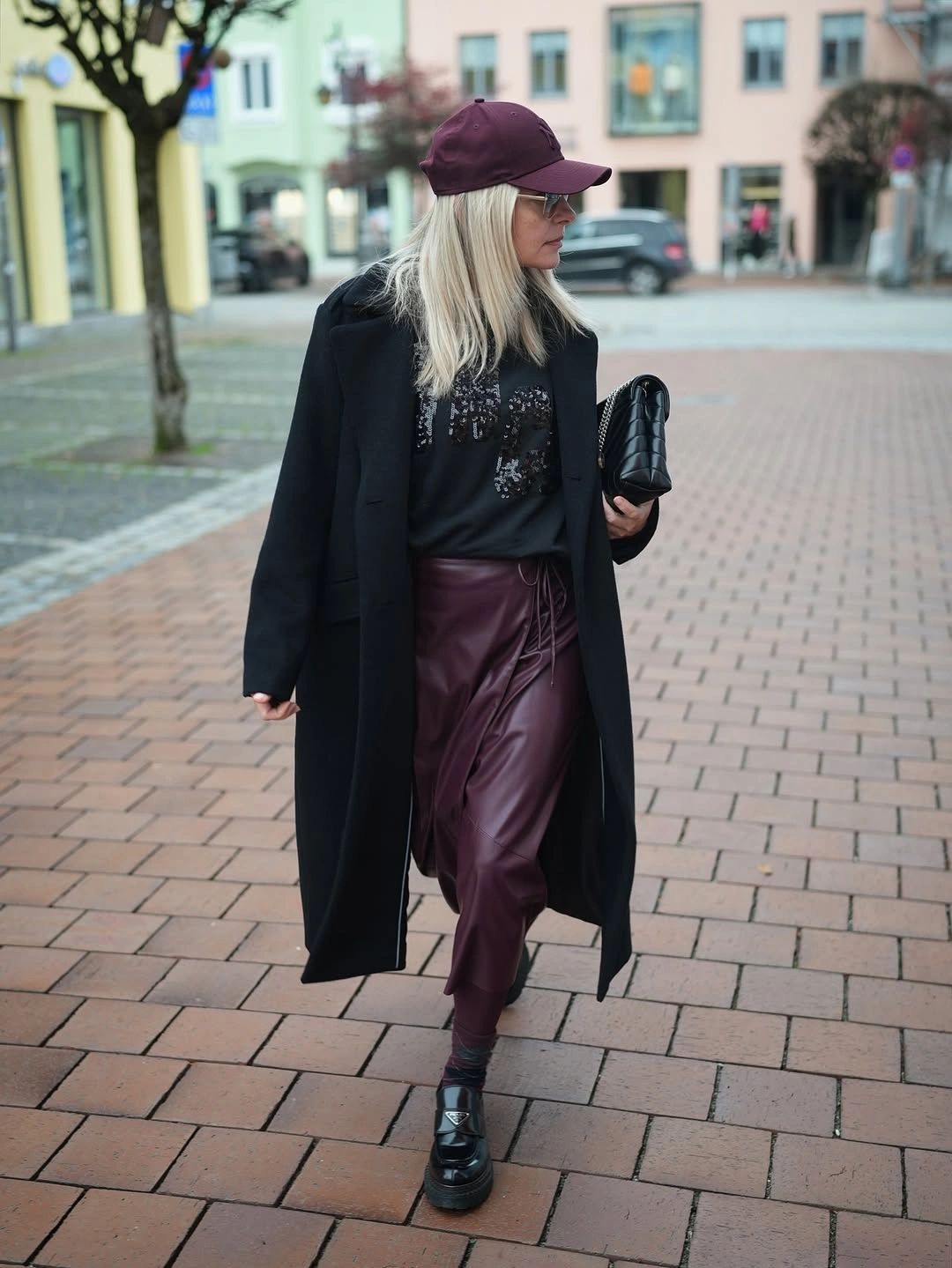 what are the best fall outfits for casual days? Burgundy Accents Refresh Everyday Black Layers