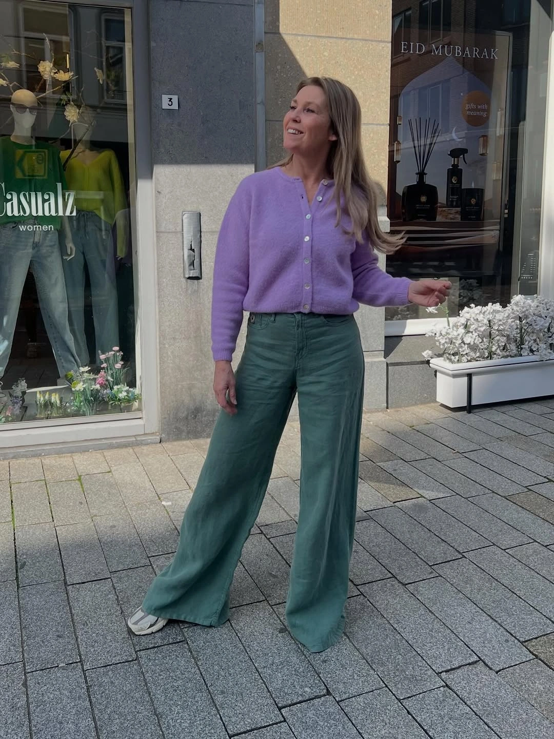 wide leg jeans outfit fall 2026 Soft Color Wide Leg Styling For A Fresh Fall Mood