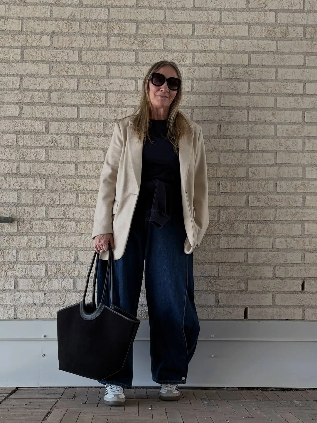 wide leg jeans outfit fall 2026 Relaxed Blazer And Wide Jeans For Everyday Elegance