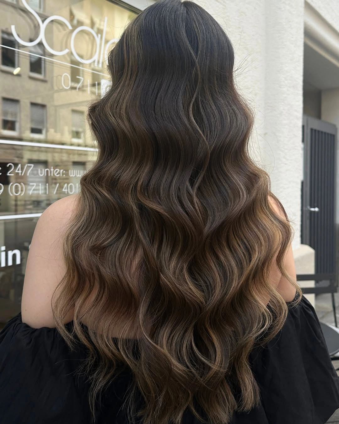 Long muted brown waves with subtle low contrast dimension