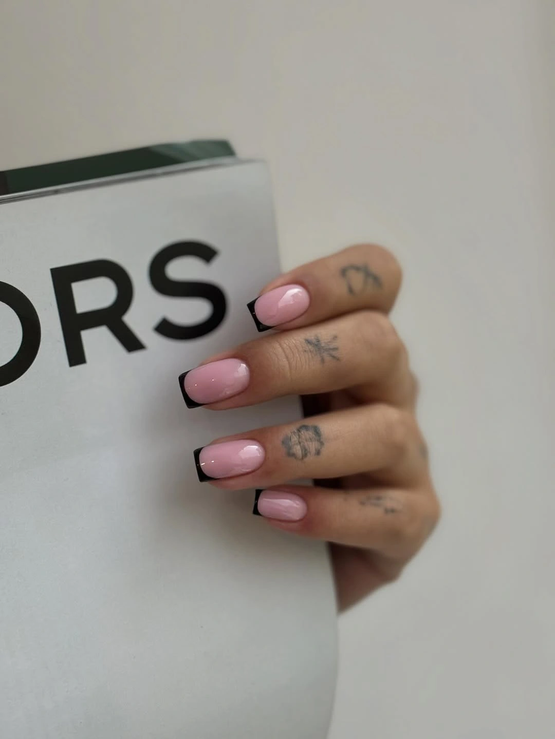 Short glossy blush pink square nails