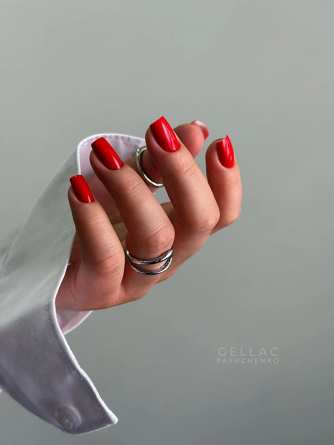 Glossy saturated red medium square nails
