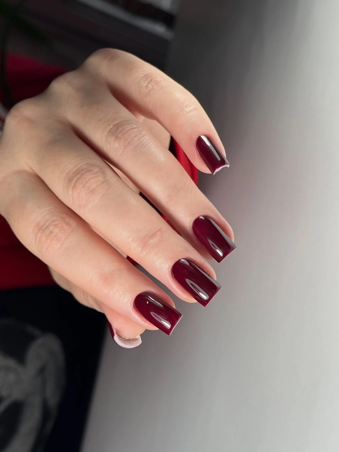 Dark burgundy square glossy nails