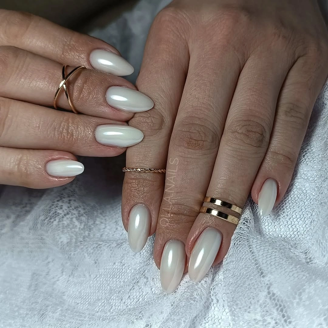 Minimal milky white medium almond nails