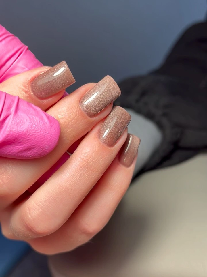 Medium glossy taupe gray square nails