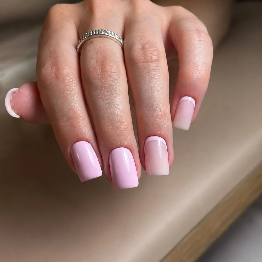 Short glossy pink ombre square nails