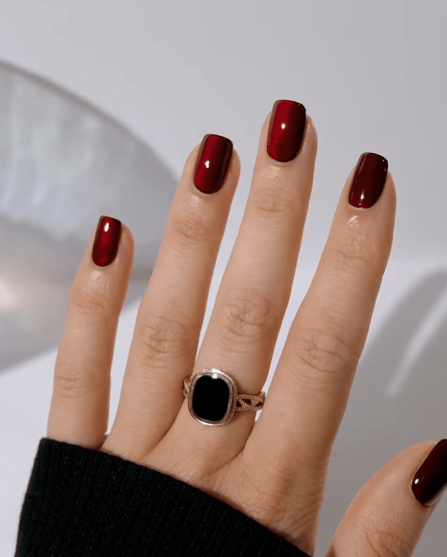 15 Burgundy Chrome Nail Looks That Channel Vampy Winter Glamour