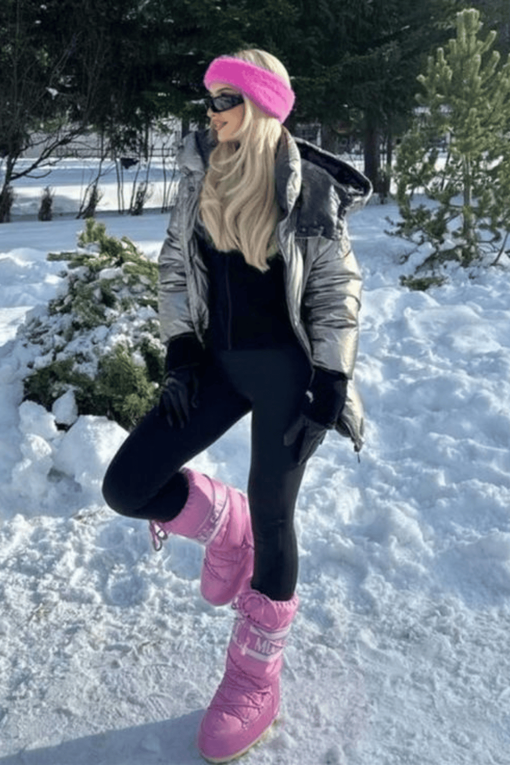 10 Practical And Stylish Winter Hiking Outfits - The Catalog by Celine