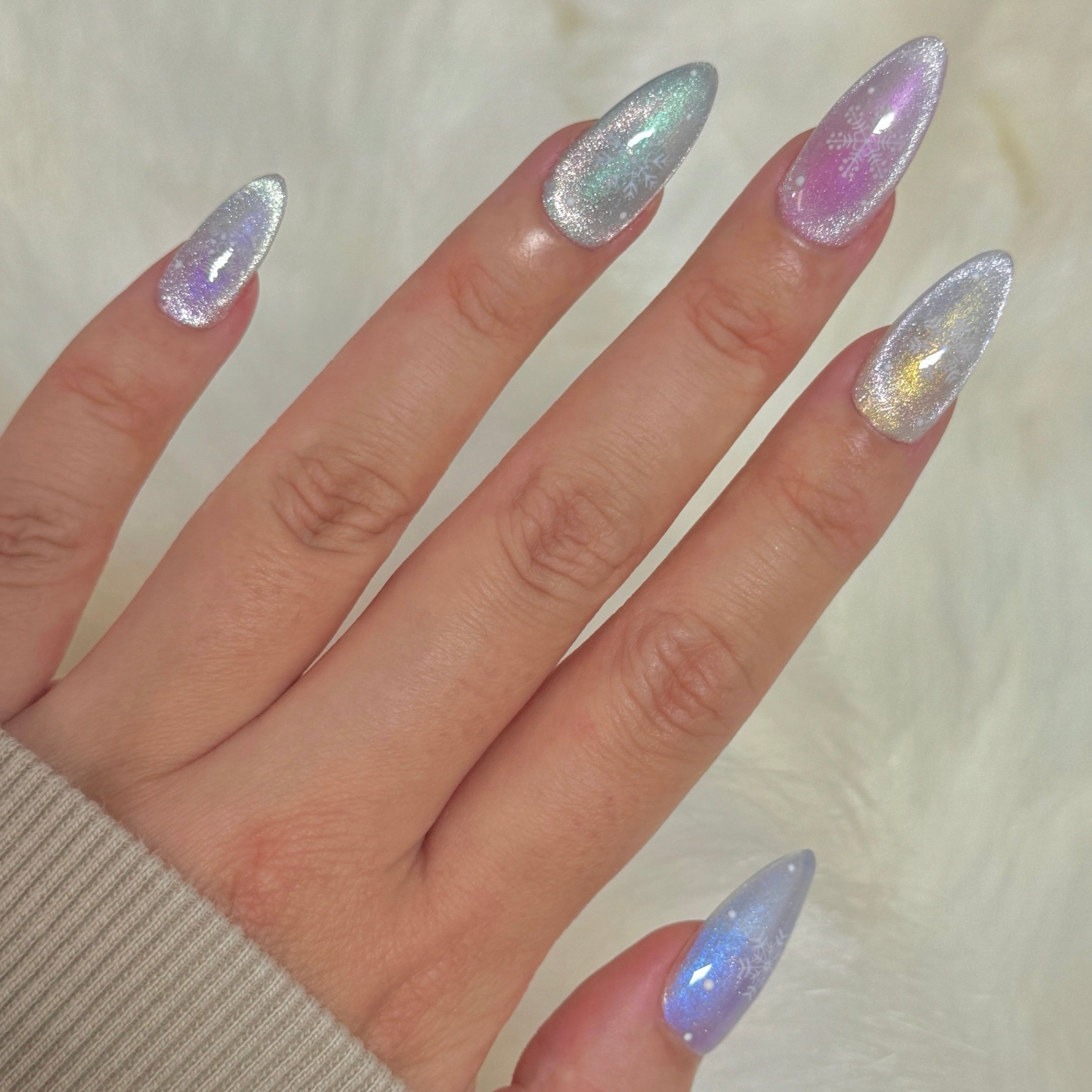Frosty Cat Eye Aura Nails – Daily Charme