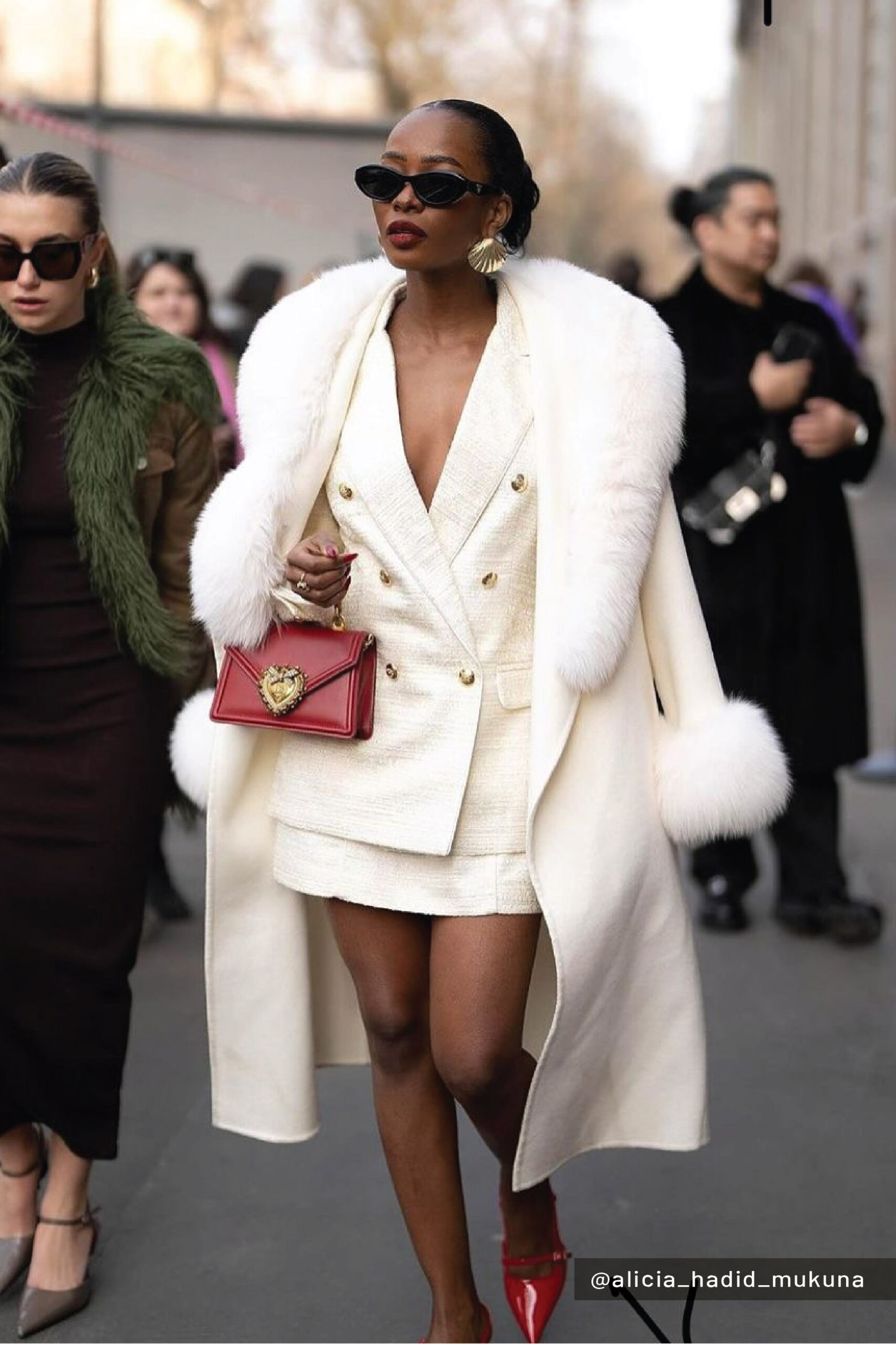 10+ Winter Birthday Outfits for Looking Hot When It's Freezing | Currently Popular
