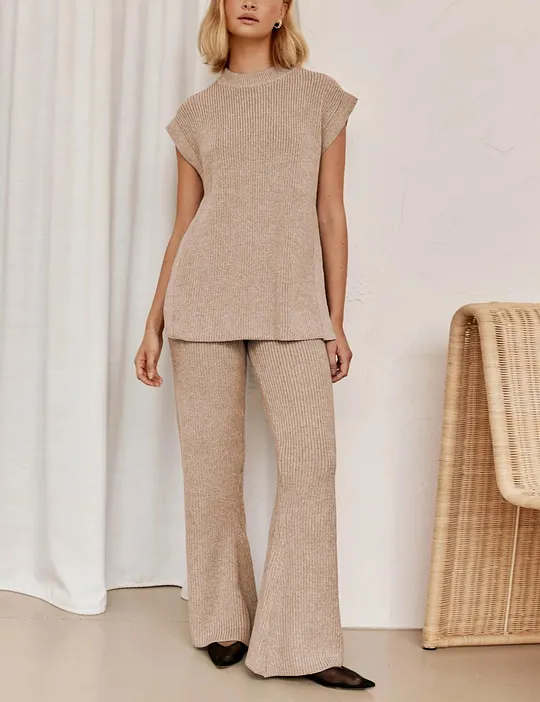 Beige Ribbed Knit Tunic with Flared Trousers Beige Ribbed Knit Tunic with Flared Trousers — Knit Set Outfits