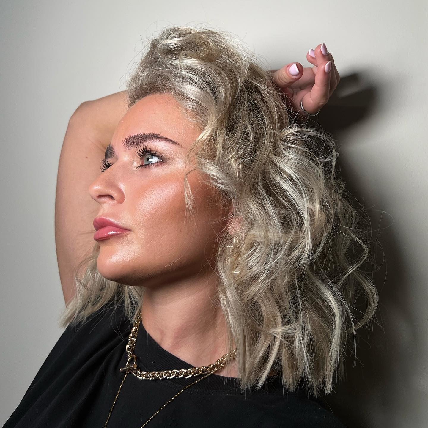 Ash Blonde Lob With Textured Waves Ash Blonde Lob With Textured Waves — Winter Haircuts for Wavy Hair