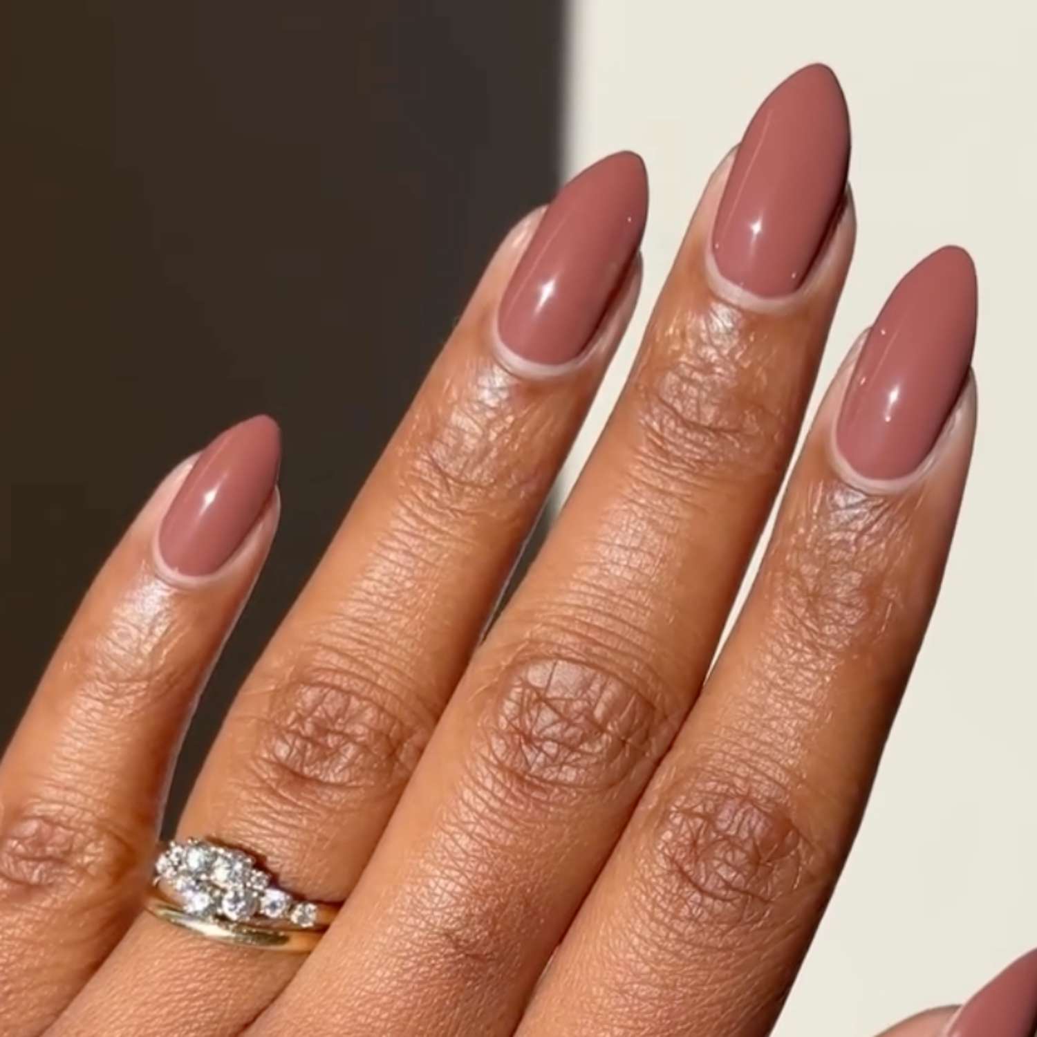Pale Pink Glossy Medium Oval Nails Pale Pink Glossy Medium Oval Nails — Natural Winter Nails