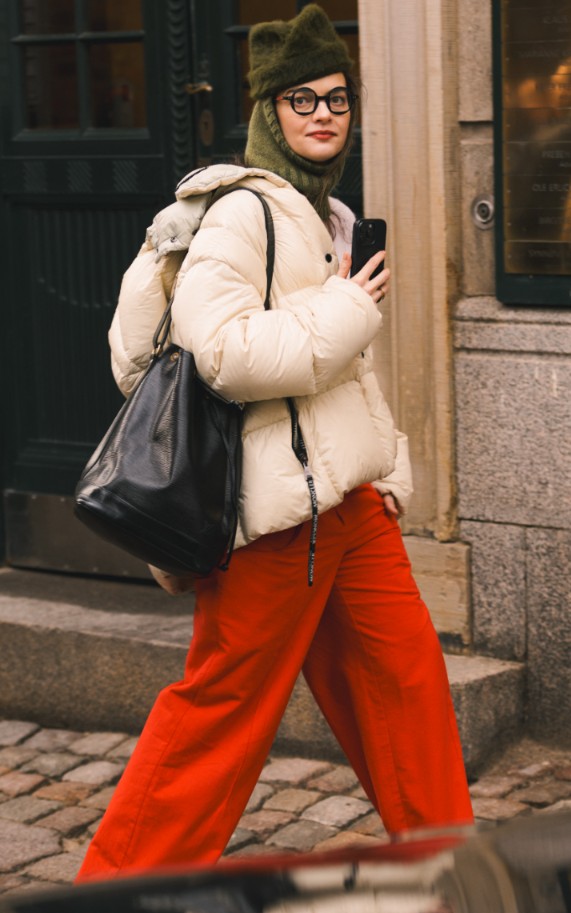 Oversized Puffer and Wide-Leg Pants for Street Style — Scandinavian Winter Outfits