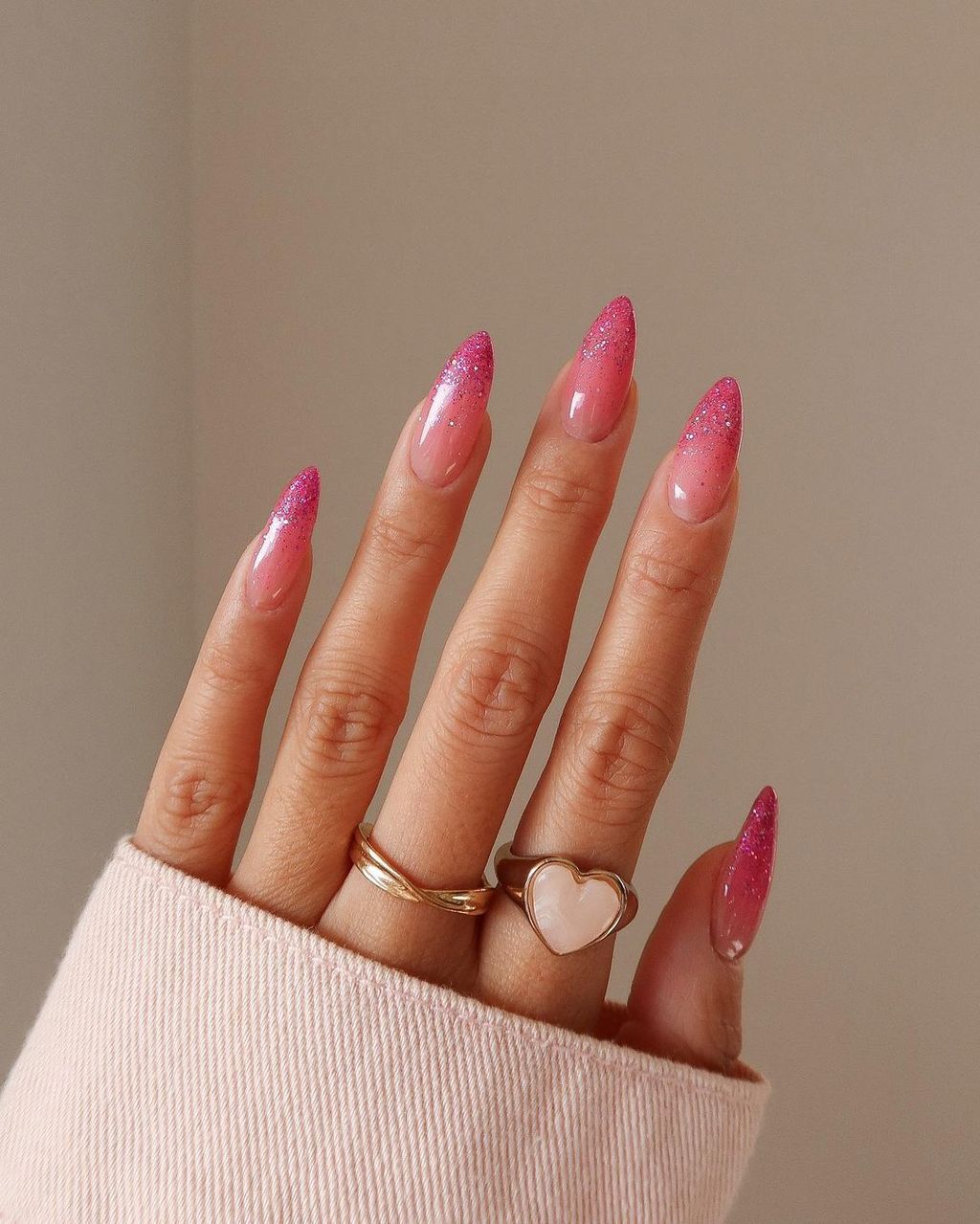 Long Stiletto Pink Glitter Gradient Long Stiletto Pink Glitter Gradient — Winter Pink Nails