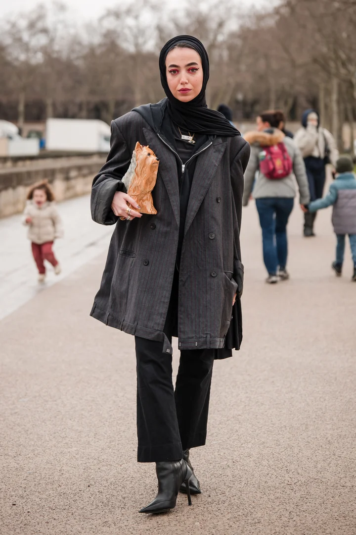 Oversized Pinstripe Blazer over a Hoodie with Straight-Leg Pants Oversized Pinstripe Blazer over a Hoodie with Straight-Leg Pants — Paris Winter Outfits