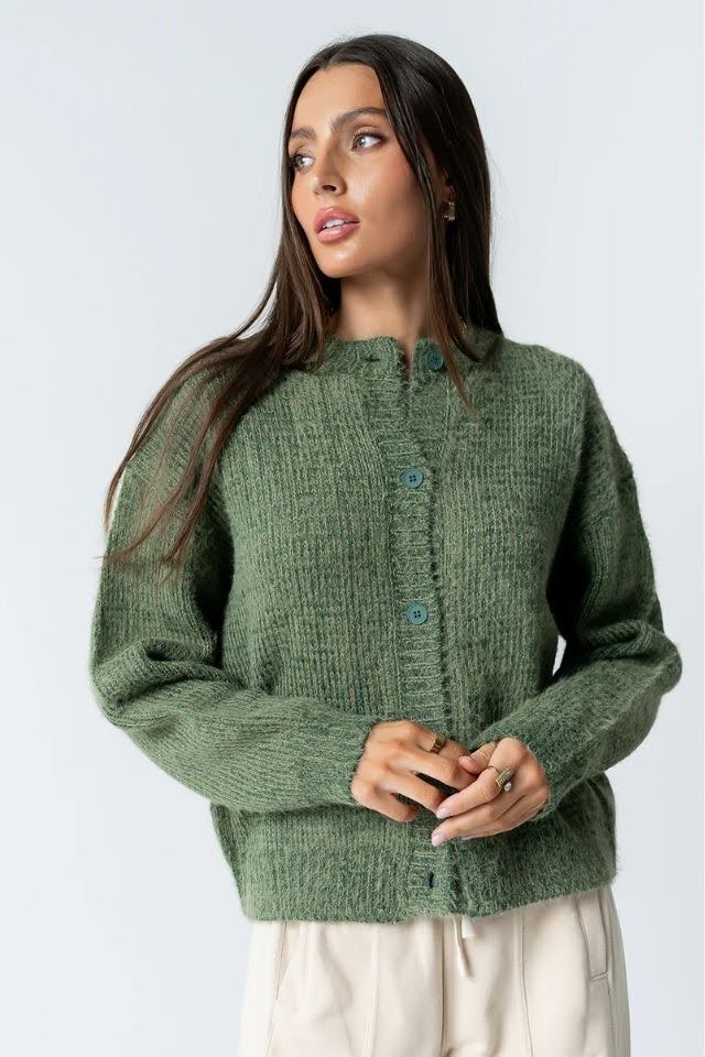 Monochromatic Chic: Green Sweater with Navy Pencil Skirt Monochromatic Chic: Green Sweater with Navy Pencil Skirt — Oversized Sweater Outfits