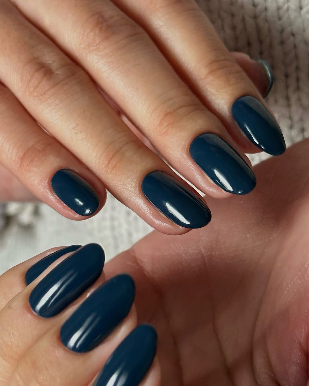 Glossy Deep Teal Oval Nails Glossy Deep Teal Oval Nails — Medium Length Winter Nails