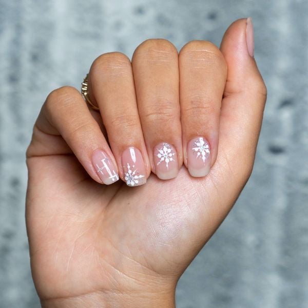 Sheer Nude Snowflake Art Short Square Nails Sheer Nude Snowflake Art Short Square Nails — Natural Winter Nails