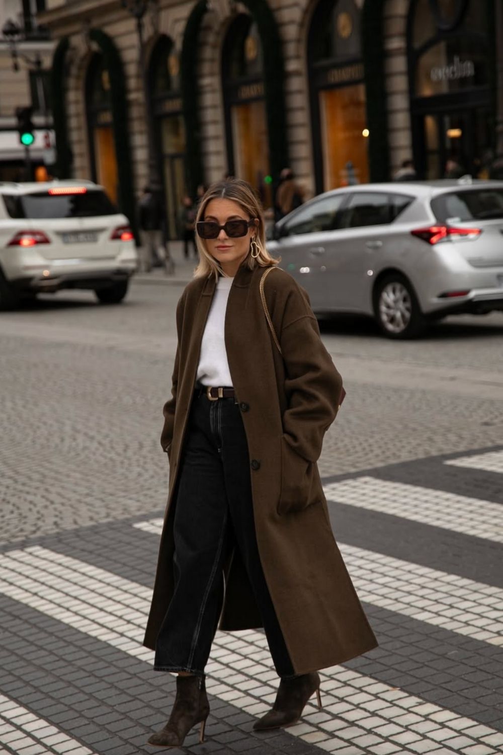 Mid-Length Brown Coat with Gold Accents for Urban Style — Brown Coat Outfits