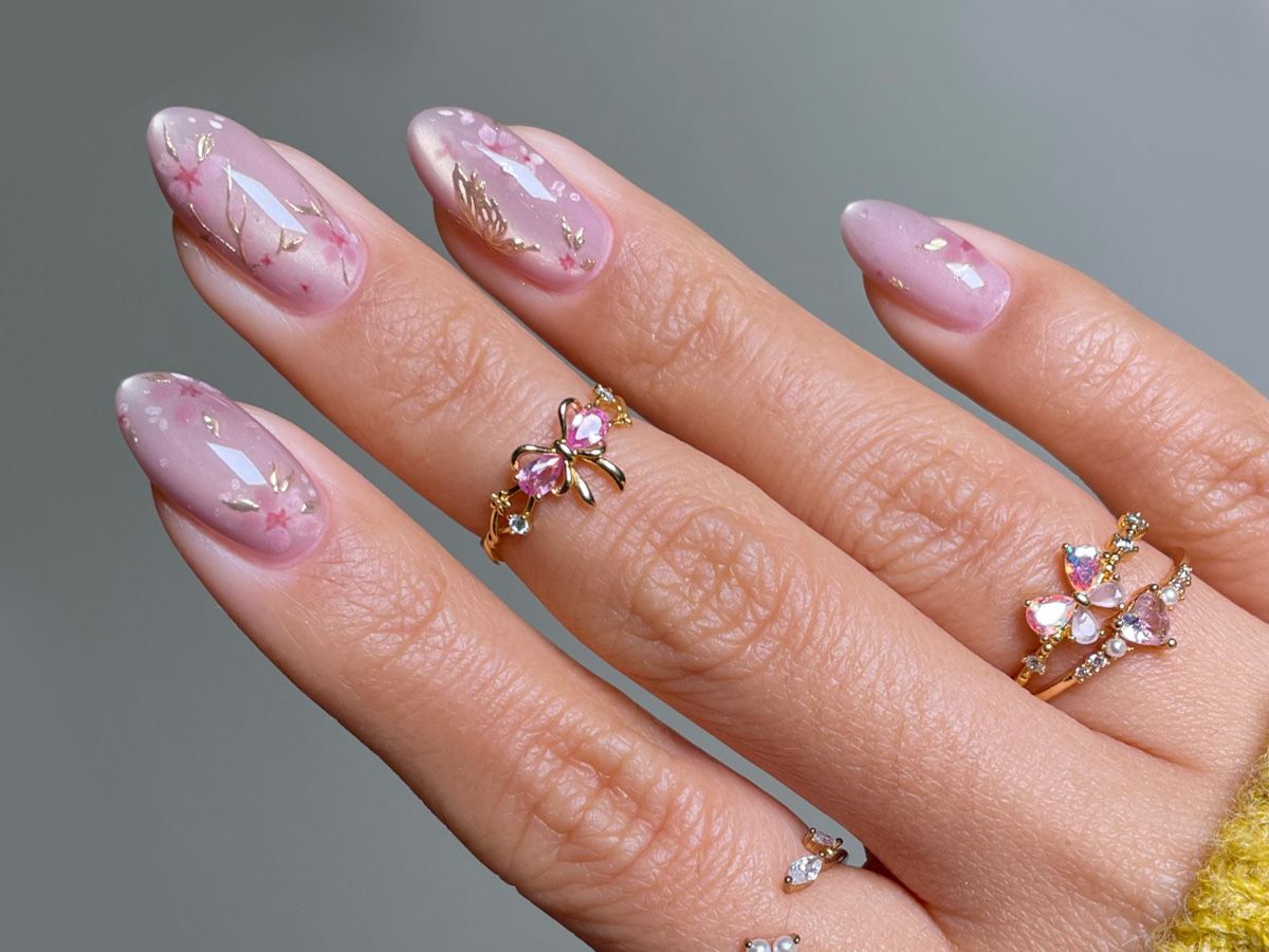 Romantic Gold Leaf Floral Nails Romantic Gold Leaf Floral Nails — Nail Art Ideas