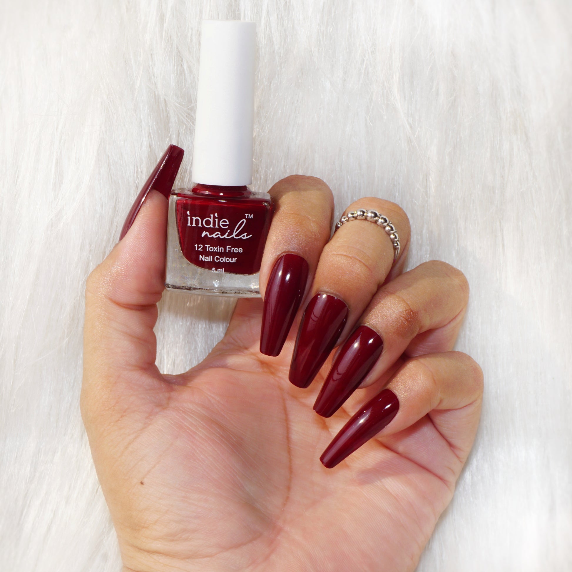 Glossy Cherry Red Long Coffin Nails Glossy Cherry Red Long Coffin Nails — Cherry Red Nails