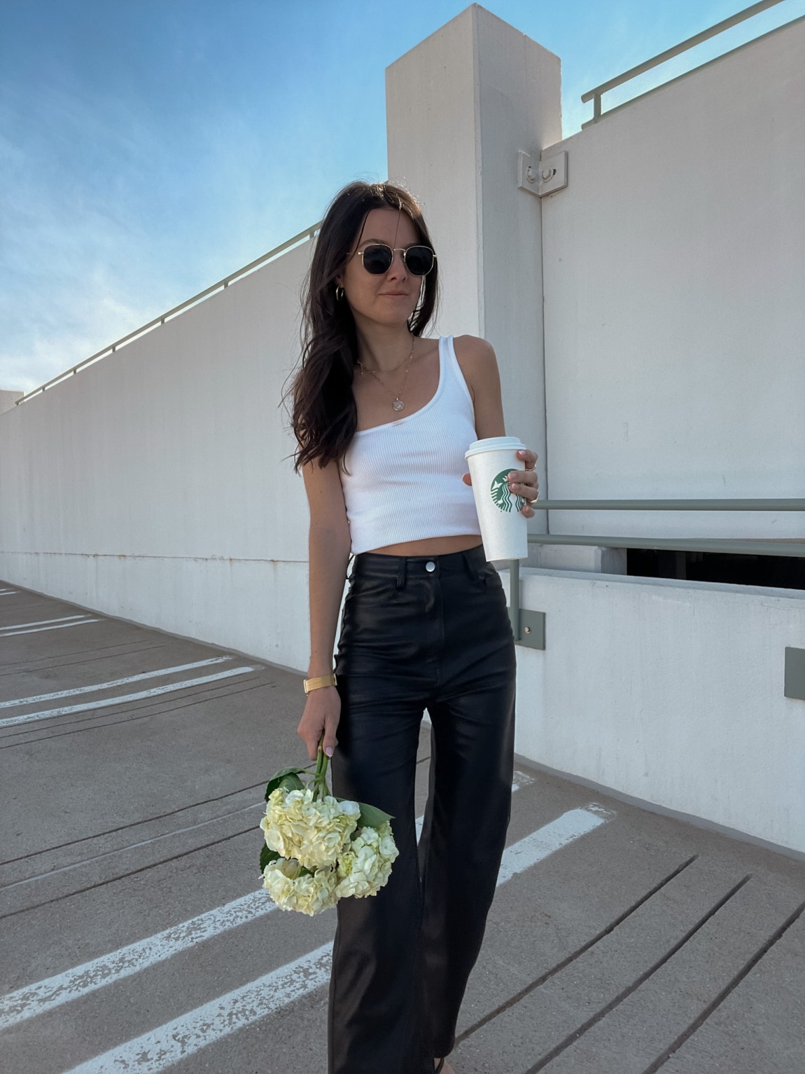 One-Shoulder Top and Black Leather Pants Combination One-Shoulder Top and Black Leather Pants Combination — Leather Pants Outfits