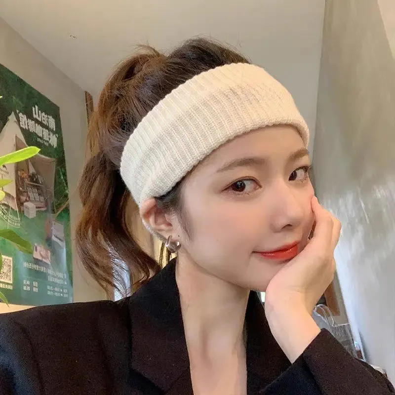 High Ponytail with Cream Knit High Ponytail with Cream Knit — Winter Hairstyles with Headband
