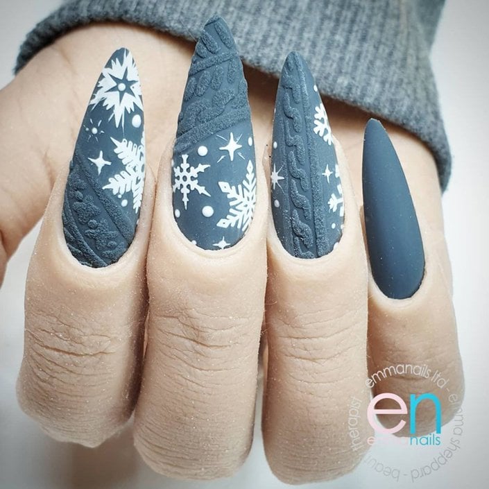 Matte Cable Knit Snowflake Nails Matte Cable Knit Snowflake Nails