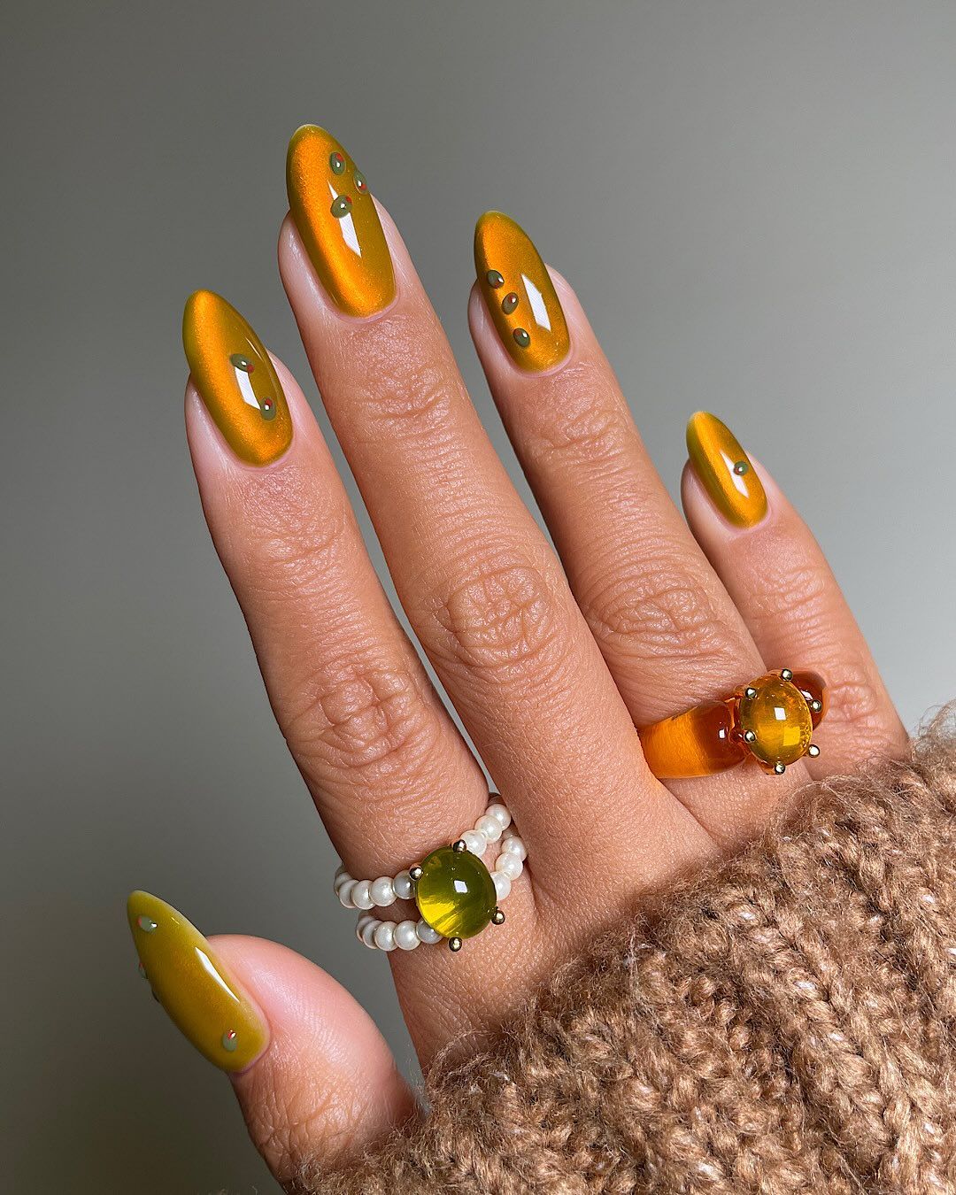 Dark Green Leaf Motif Water Droplet Nails Dark Green Leaf Motif Water Droplet Nails — Velvet Nails