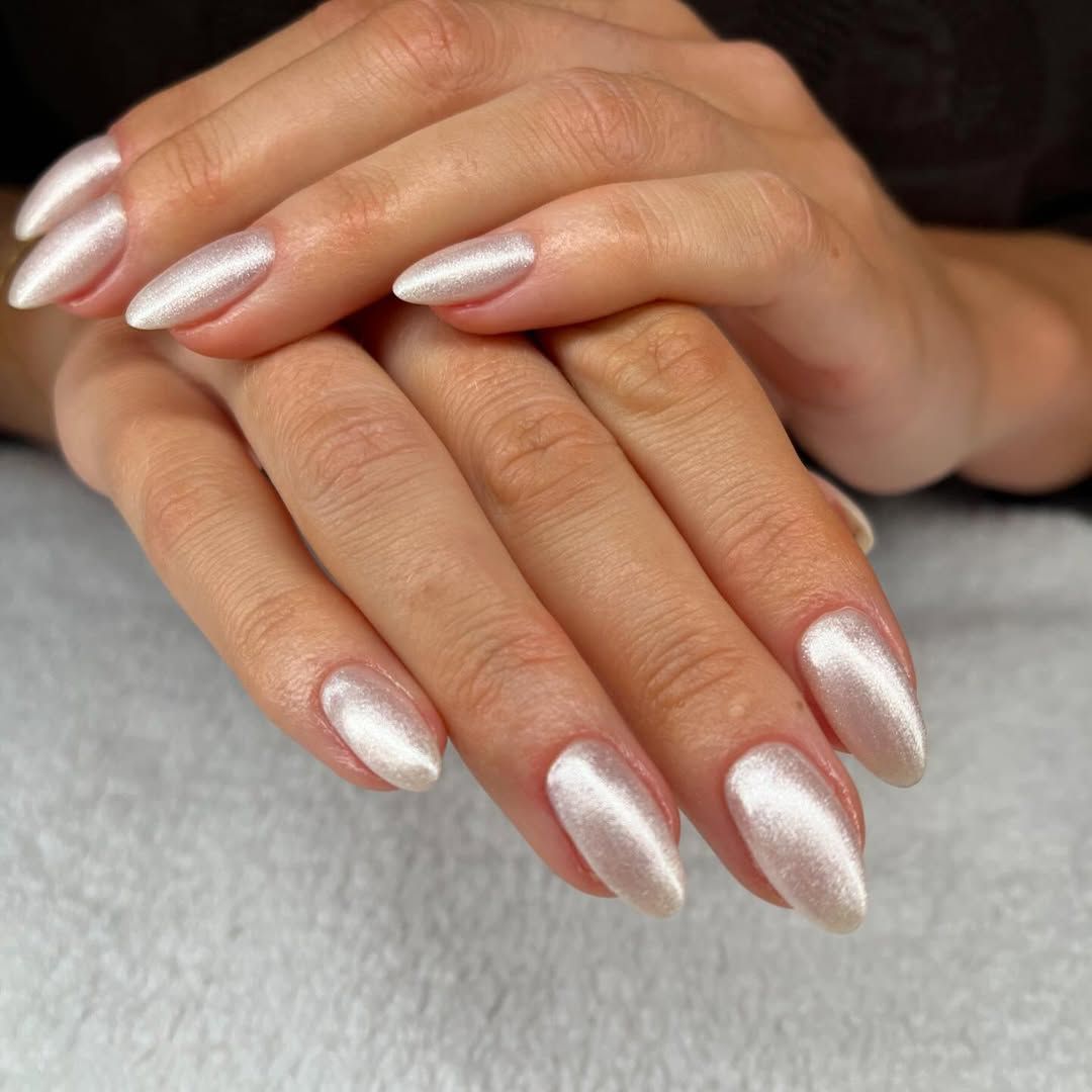 Iridescent Shimmer Pale Pink Almonds — Neutral Winter Nails