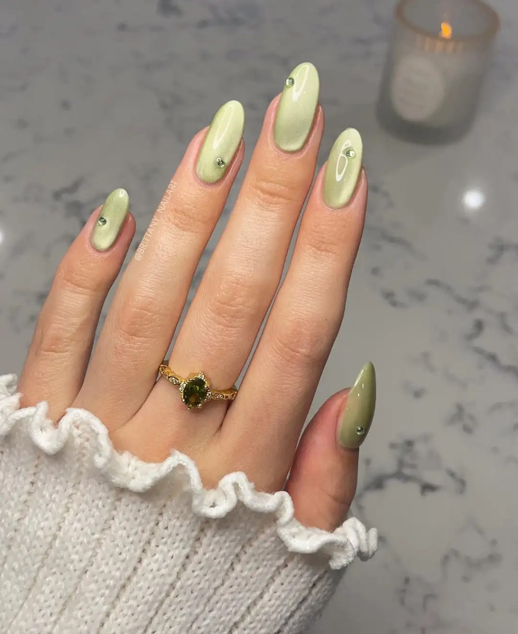 Light Green Cat-Eye Stiletto Nails Light Green Cat-Eye Stiletto Nails — Classy Simple Nail Designs