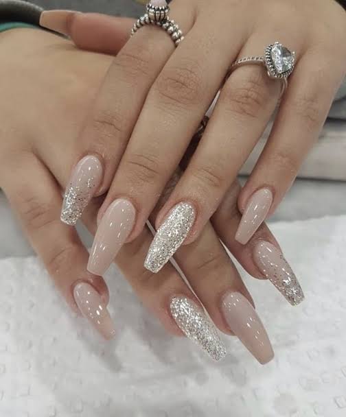 Festive Winter Visual Idea Festive Winter Visual Idea — Winter Nude Nails