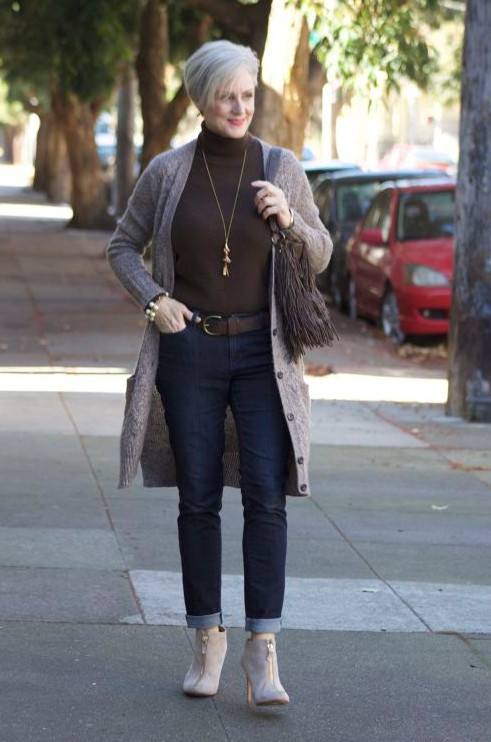 Cozy Knit Cardigan and Slim Jeans for Day Out Cozy Knit Cardigan and Slim Jeans for Day Out — Winter Outfits for Women Over 50