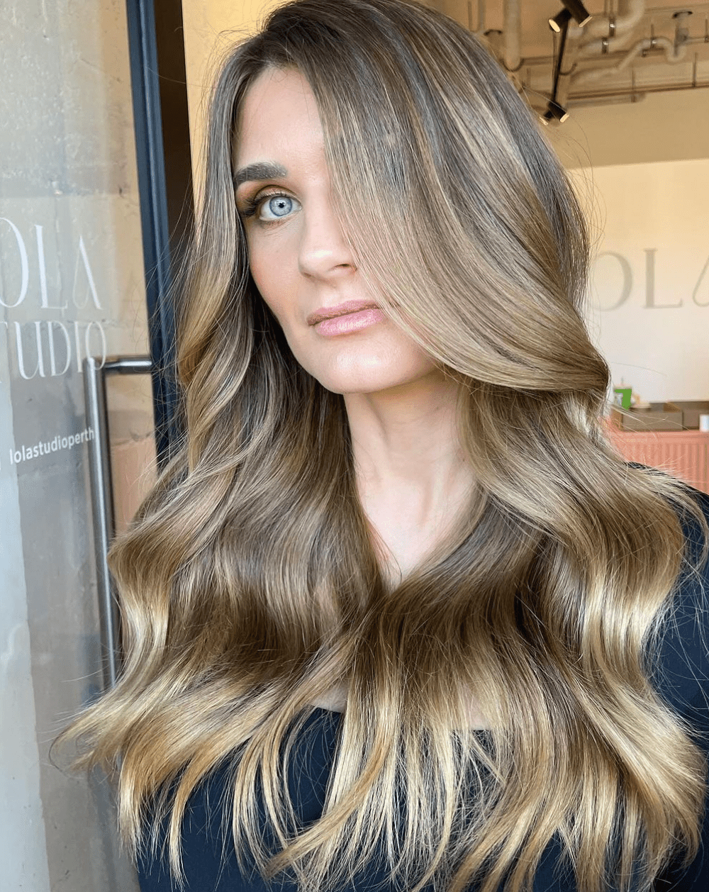 Voluminous Ash Blonde Bob With Waves — Aesthetic Winter Hairstyles