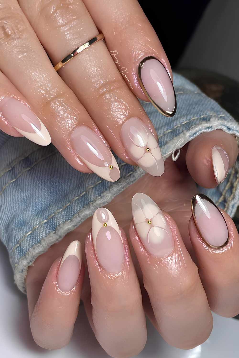 Sheer Pink Gold Outline French Almond Nails Sheer Pink Gold Outline French Almond Nails — Almond Nail Designs